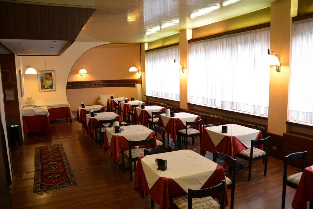 Hotel Salieri Legnago Exteriör bild