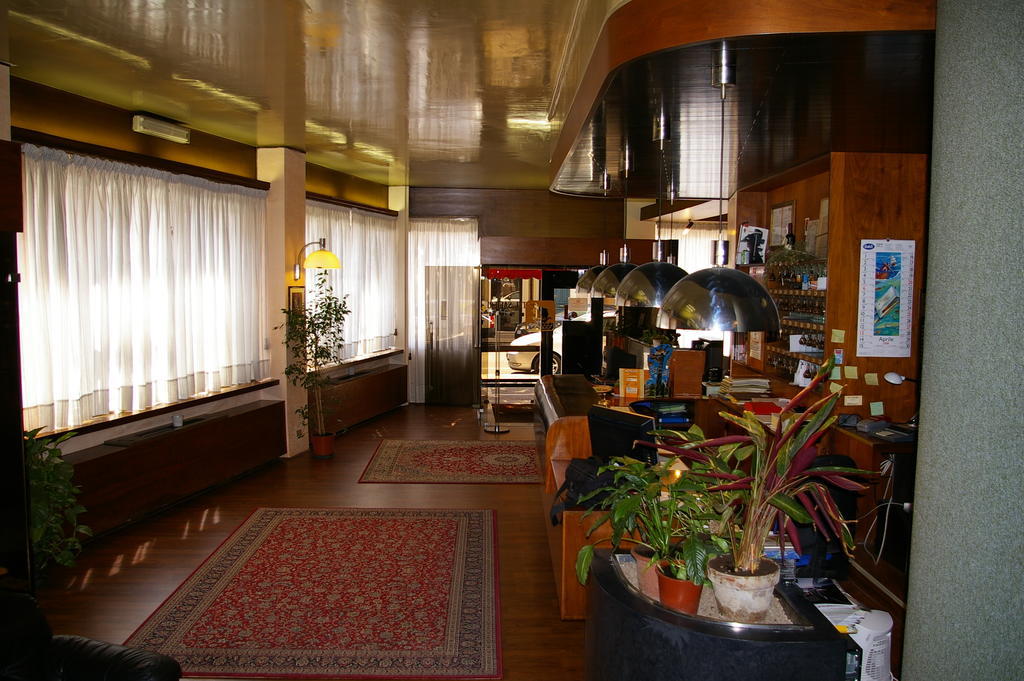 Hotel Salieri Legnago Exteriör bild