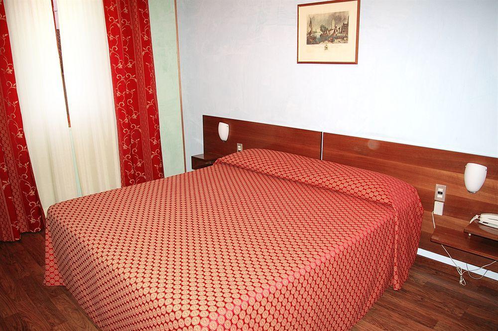 Hotel Salieri Legnago Exteriör bild