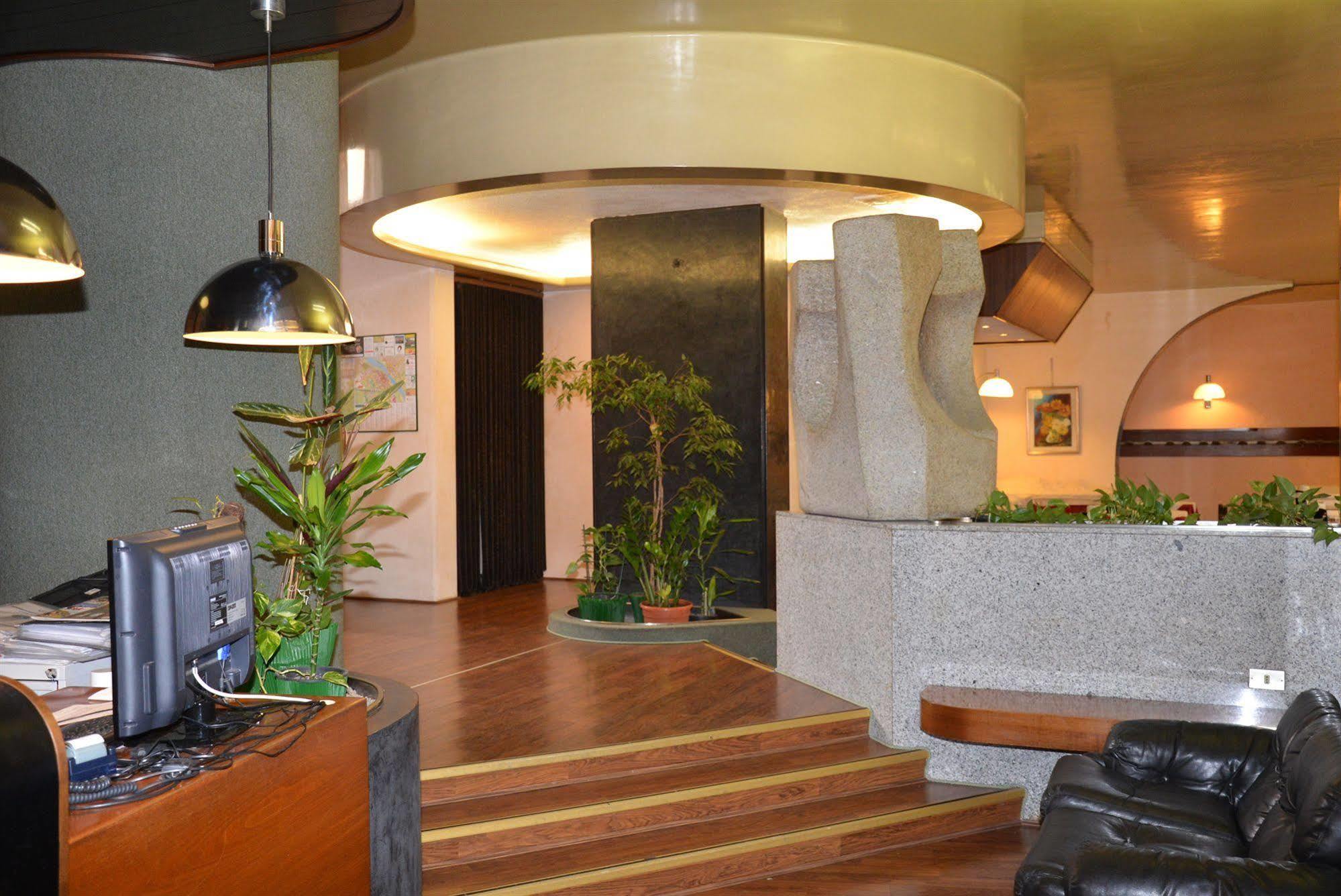 Hotel Salieri Legnago Exteriör bild